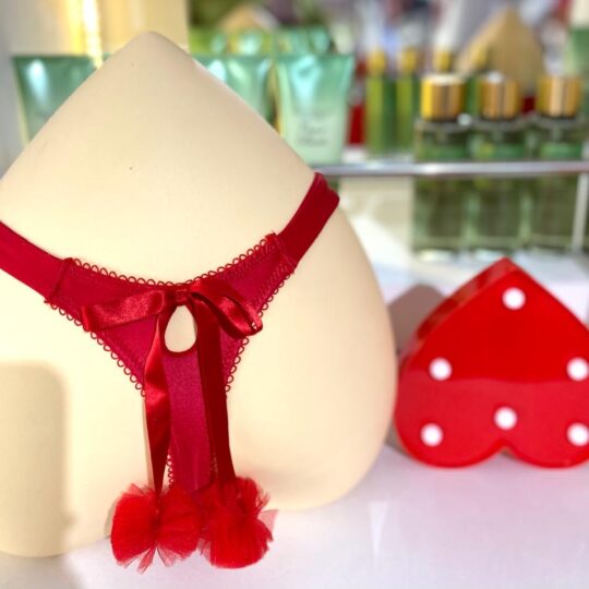 String avec décor à l'avant