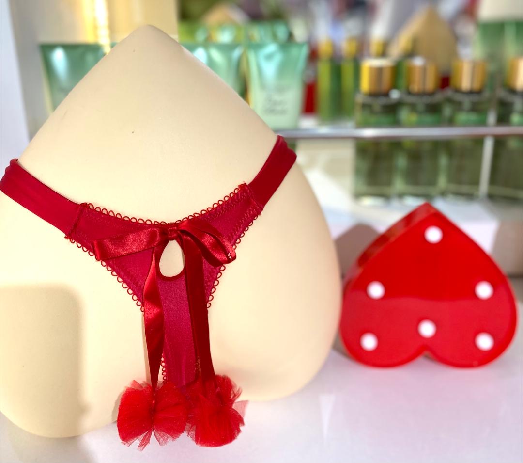 String avec décor à l'avant