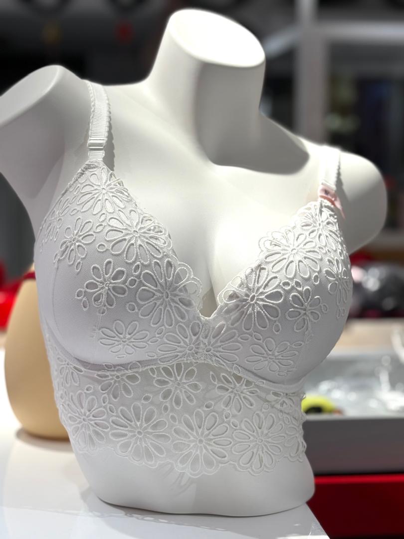 Soutien à dentelle perforée